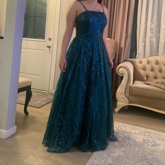 Green Mylenie Lyne Graduation dress - Picture 5 of 9